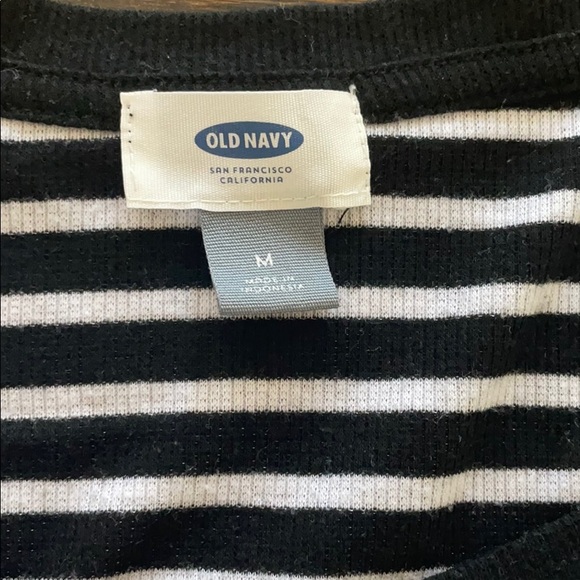Old navy black and white striped shirt - Picture 2 of 3